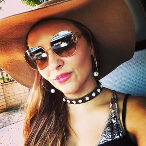 Meet your Posher, Veronica